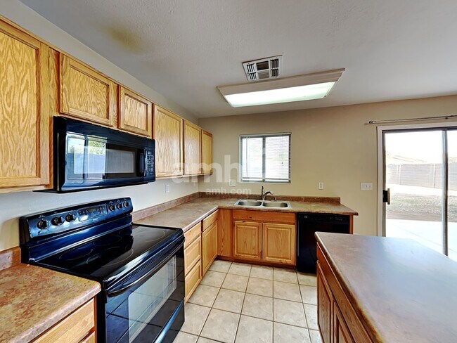 Foto del edificio - 1102 E Renegade Trl