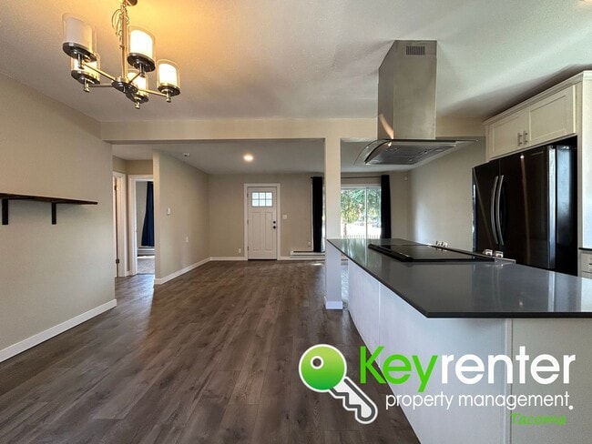 Building Photo - Tacoma Gardeners Dream 2Bed/1Bath