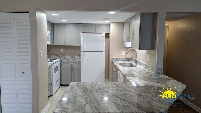 Foto del edificio - 2-Bedroom Condo with Direct Water Access and Scenic Views!