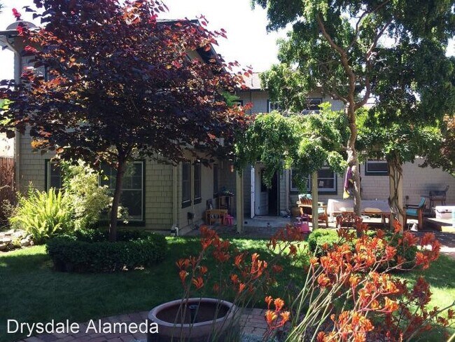 Building Photo - 5 bedroom in Alameda CA 94501