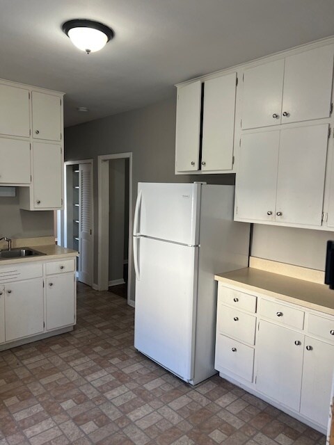 Foto del edificio - 3355 N Troy St