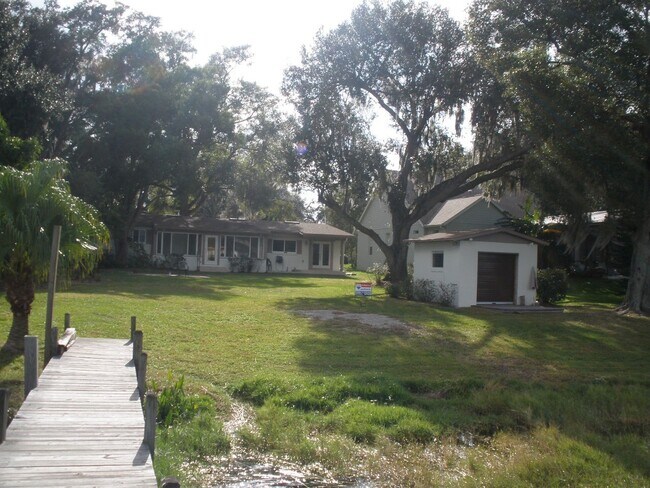 Building Photo - Lake Conway! Lakefront 3/2 W/Over 1950 Sq ...