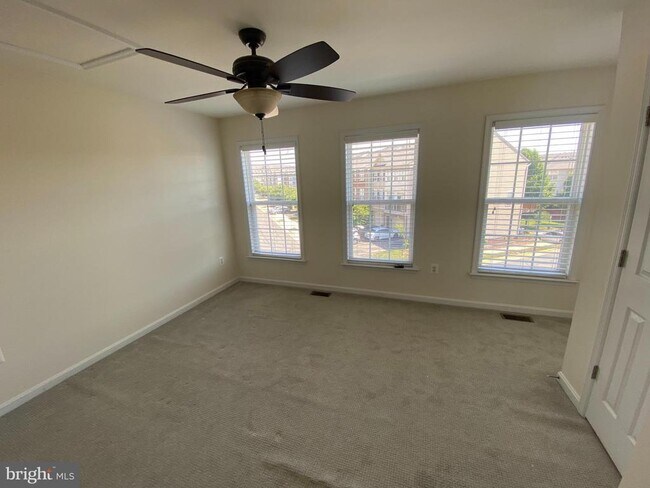 Building Photo - 15651 John Diskin Cir