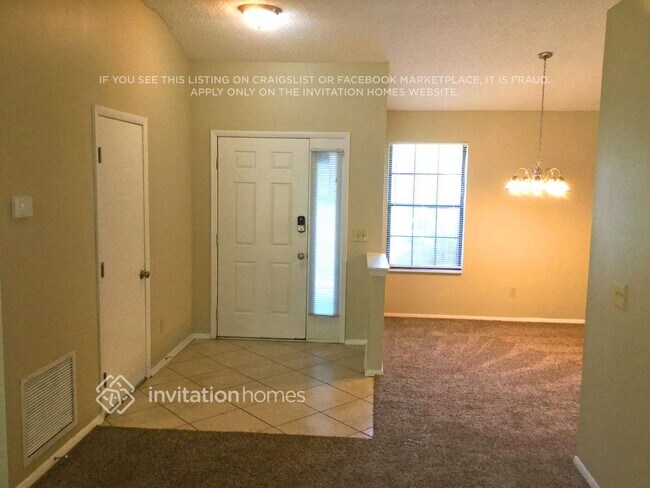 Foto del edificio - 8005 Weather Vane Dr