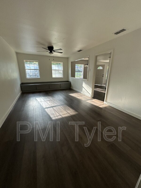 Building Photo - 1538 N Hill Ave