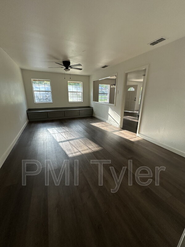 Foto del edificio - 1538 N Hill Ave