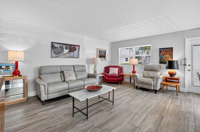 Building Photo - 360 Flanders Dr