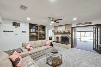 Building Photo - 1712 Meadowlane Terrace