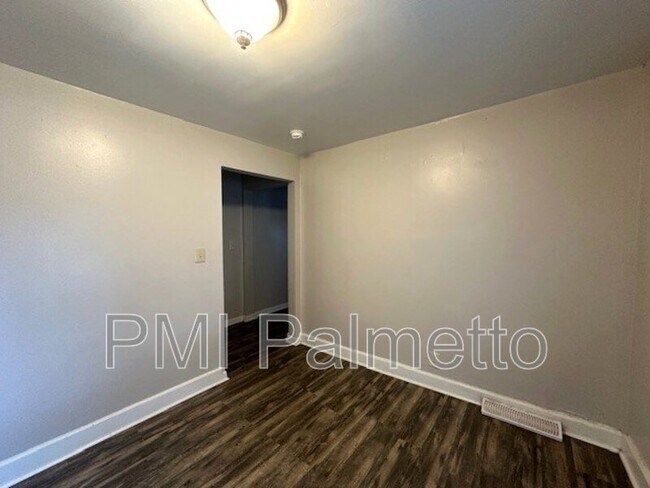 Building Photo - 100 Emory Ln