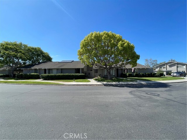 Foto del edificio - 8866 Tulare Dr