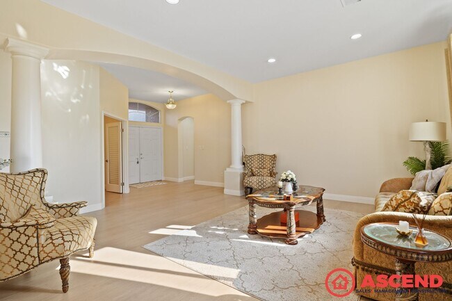 Foto del edificio - Gorgeous Home In Olive Dr Area!