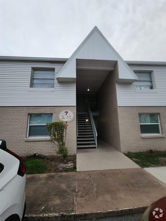 Building Photo - 7210 N Manhattan Ave