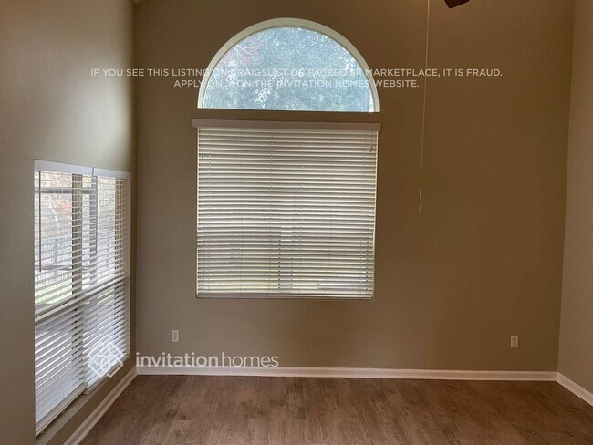 Foto del edificio - 545 Juniper Spring Ct