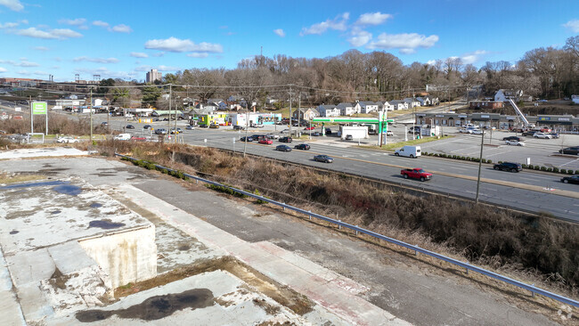 Building Photo - 600 Peters Creek Pky