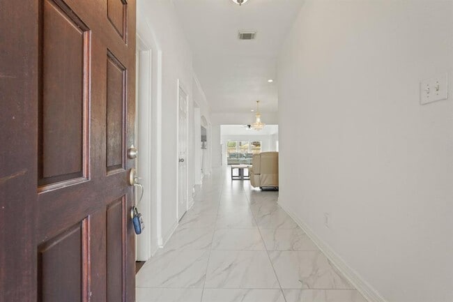 Foto del edificio - 9003 Creeks Gate Ct