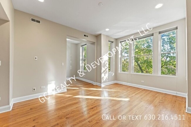 Photo - 1924 N Honore St Apartment