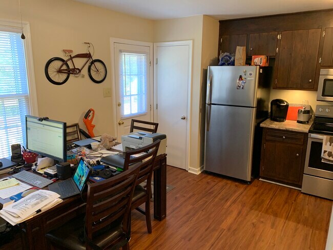 Kitchen - 2216 Bowlin Ct