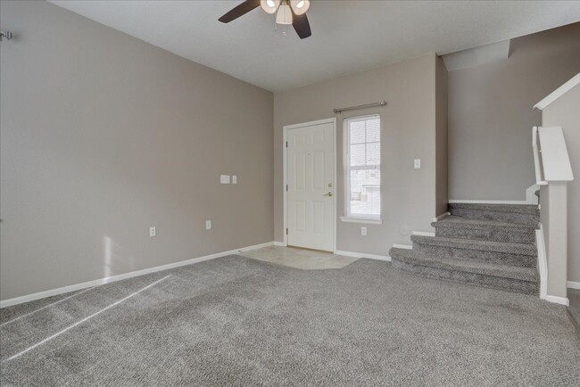 Building Photo - 2 Bedroom, 2.5 Bathroom townhome in the Th...