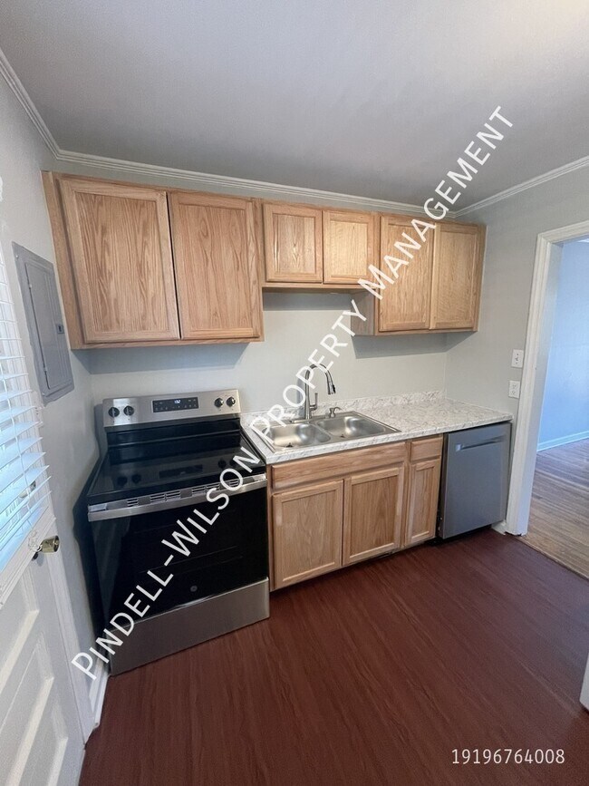 Foto del edificio - 2221 Bernard St