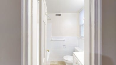 Interior Photo - Presidential Greens