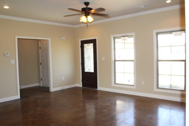 Building Photo - PRELEASE