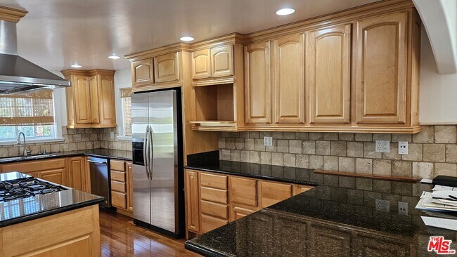 Foto del edificio - 830 S Averill Ave