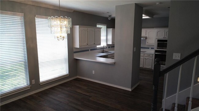 Building Photo - 1807 Hunters Ridge Dr