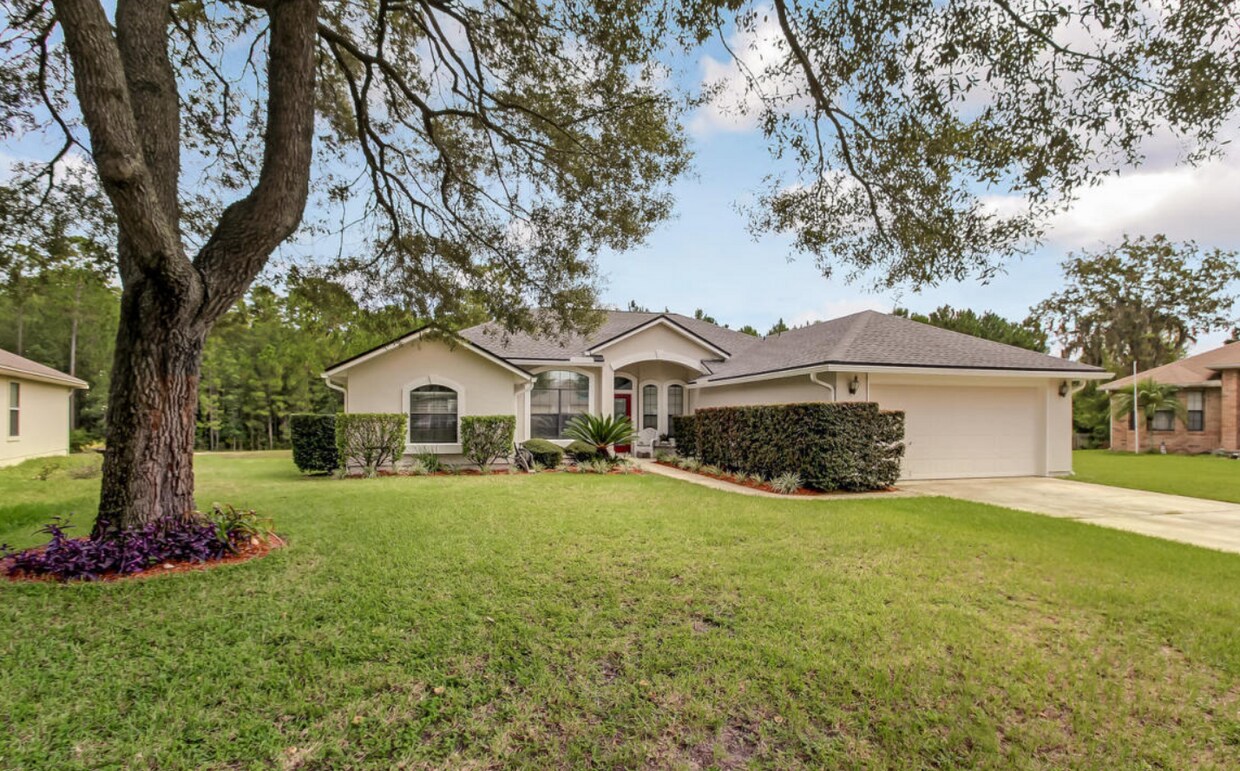 FRONT YARD - 5413 Bristol Bay Ln N