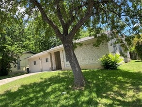 Building Photo - 7611 Lunar Dr