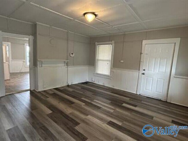 Foto del edificio - 3415 Alpine St SW