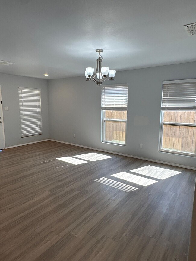 Foto del edificio - 5515 Kemper St