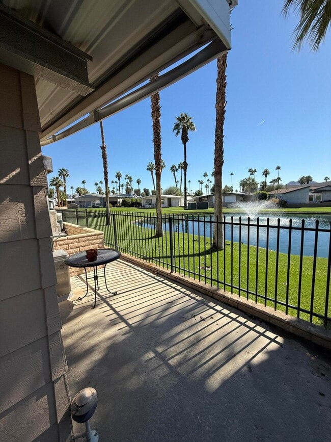 Foto del edificio - 74179 Mercury Cir W