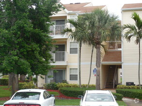 Building Photo - 1951 Island Club Dr