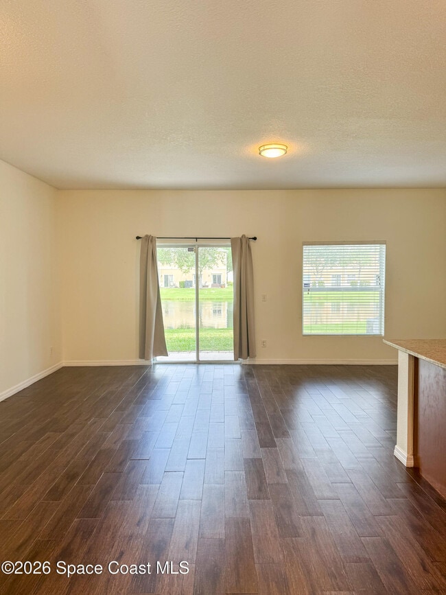 Building Photo - 2500 Revolution St