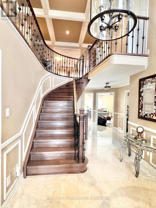 Photo du bâtiment - 5715 Riverdale Crescent