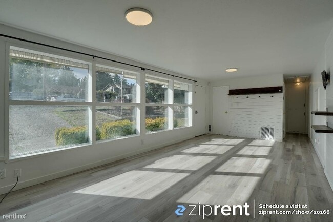 Building Photo - 3 br, 1 bath House - 23407 Hedlund Avenue,...