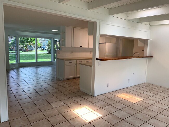 Building Photo - Spacious 3-bedroom, 2 bath home in Kailua