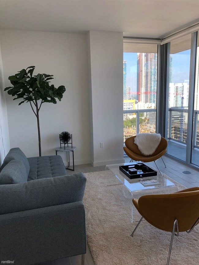 Building Photo - 1 br, 1 bath  - 2590 Biscayne Blvd