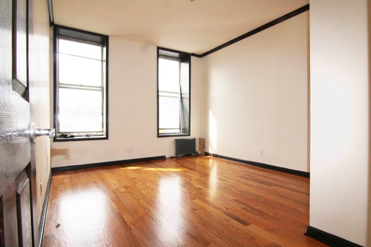 Primary Photo - 1155 Fulton St