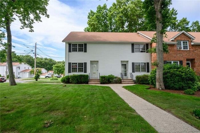 Building Photo - 107 Forestwood Dr