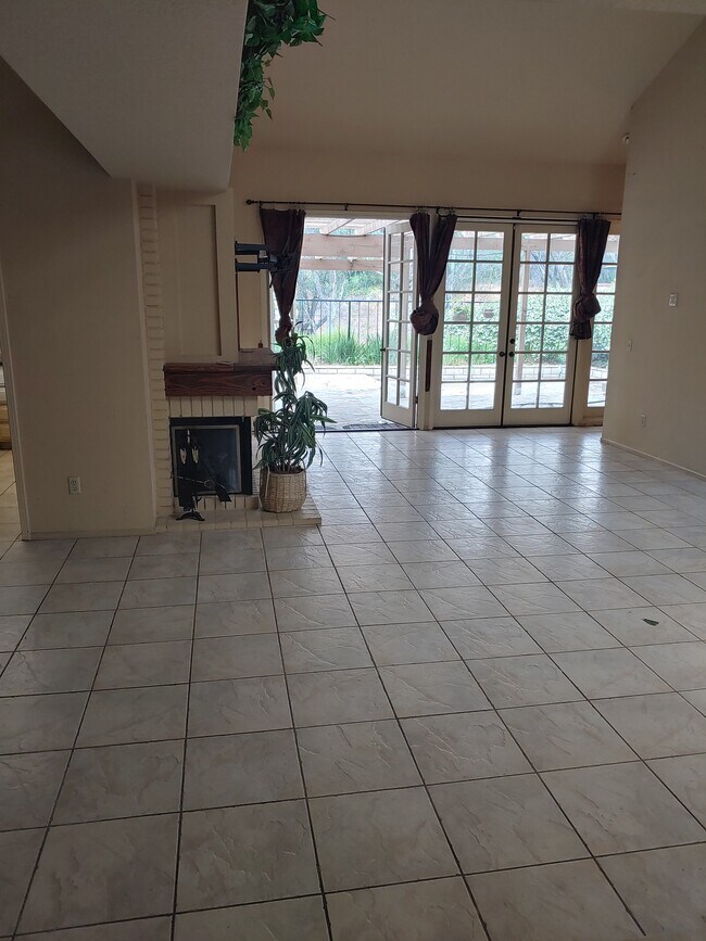Living Room - 1711 Calle de Oro