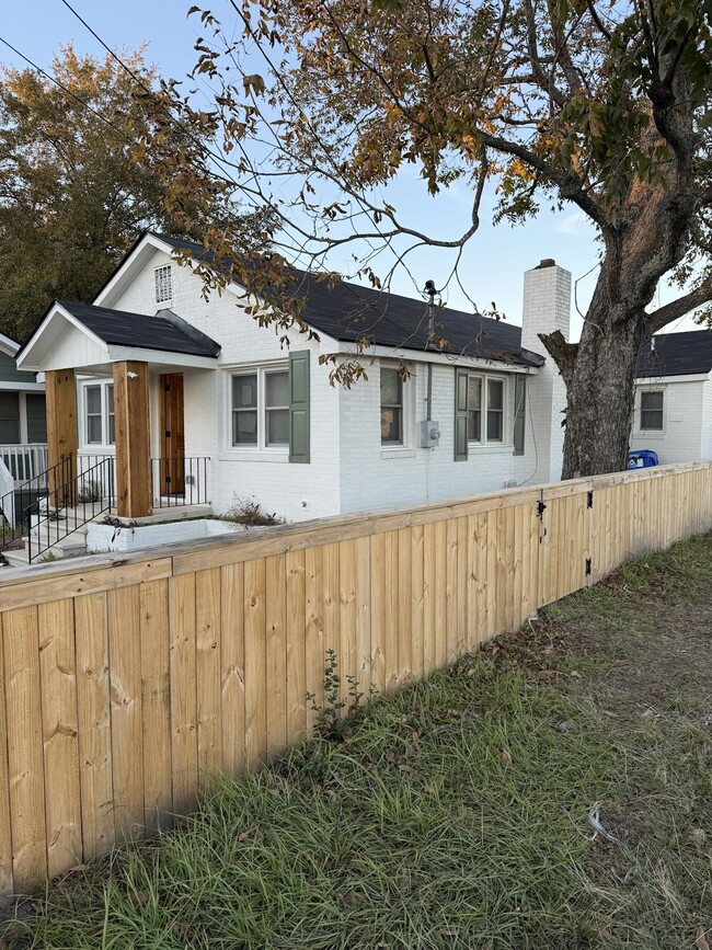 Photo - 2846 Appleton Ave House