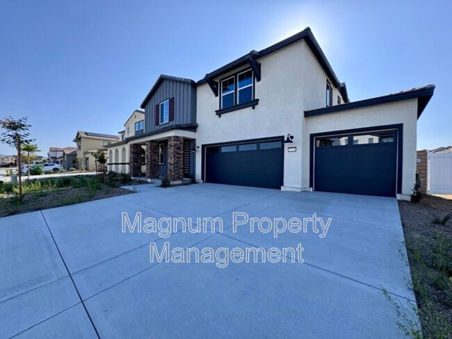 Foto del edificio - 30769 Valley Heights Dr.