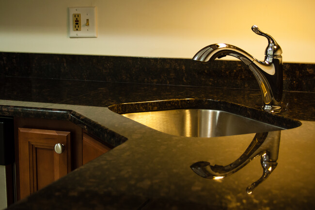 Granite Countertops - 1135 Pleasant Run Dr