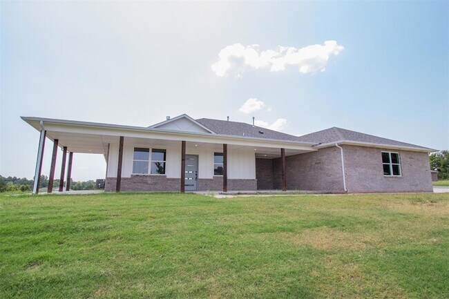 Building Photo - 17584 Salma Rd