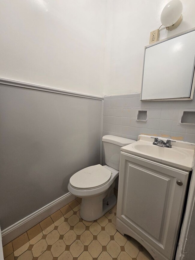 Foto del edificio - 809-811 W. Linden Street
