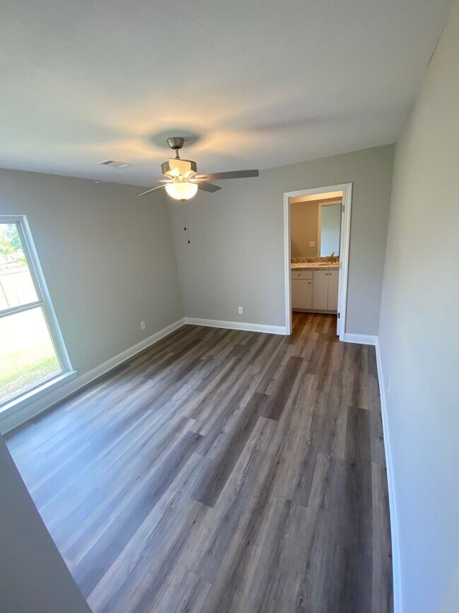 Building Photo - 607 Westfield Dr