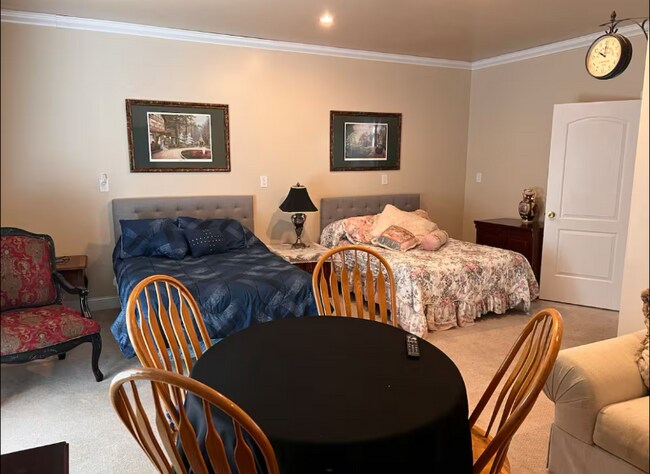 Foto del edificio - 3709 Woodburn Dr