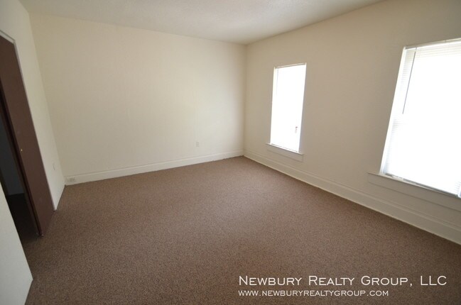Building Photo - Two-Bedroom Townhouse