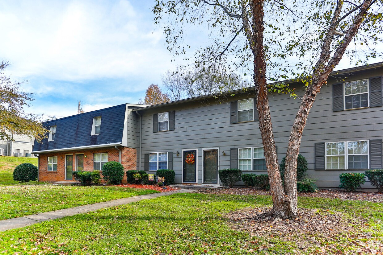 Dwell Townhomes Apartments Gastonia, NC